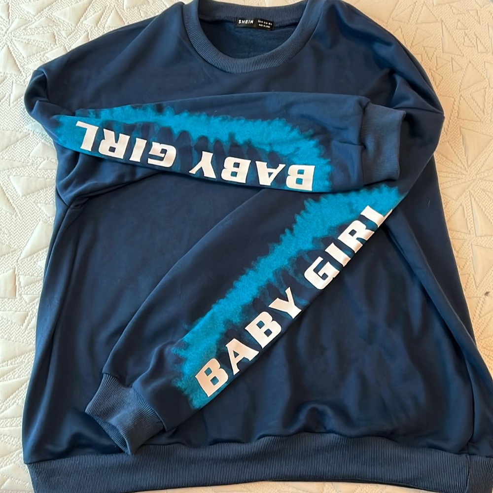 Sweatshirt